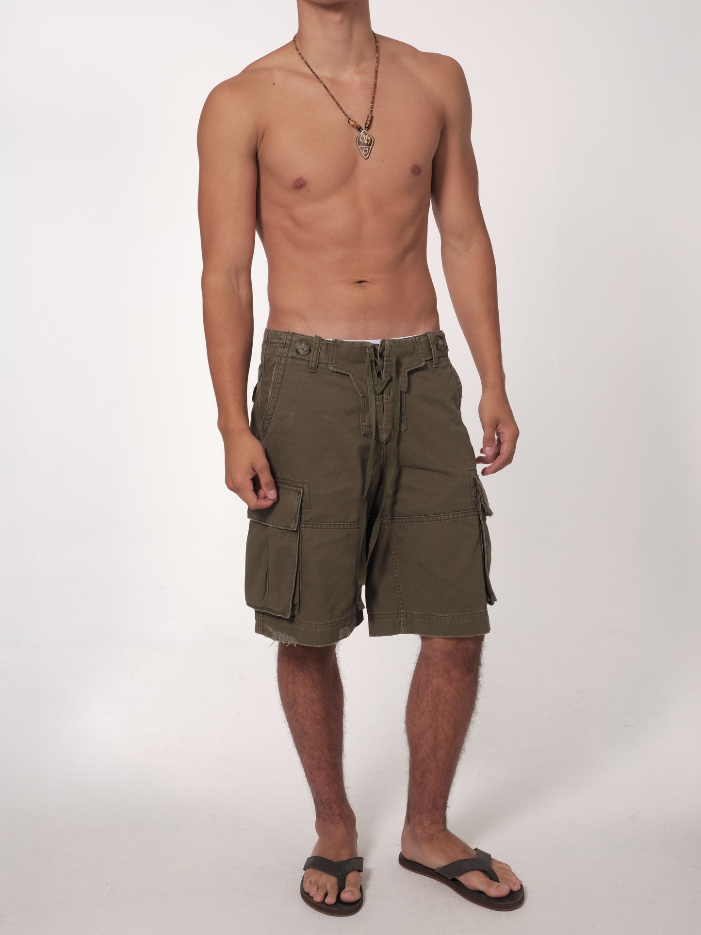 raimundo langlois cargo green full-body view