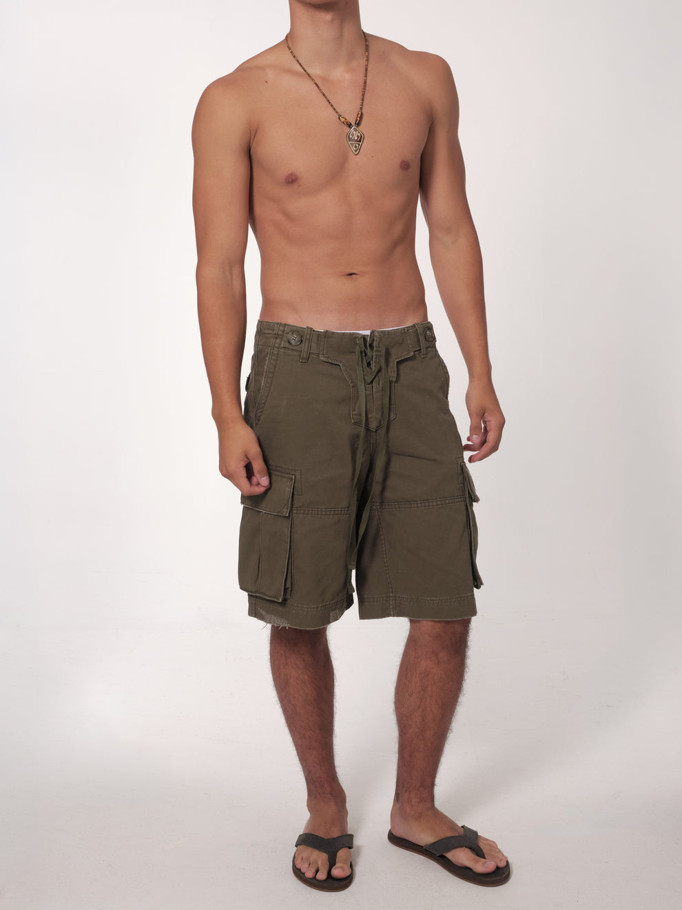 raimundo langlois cargo green full-body view