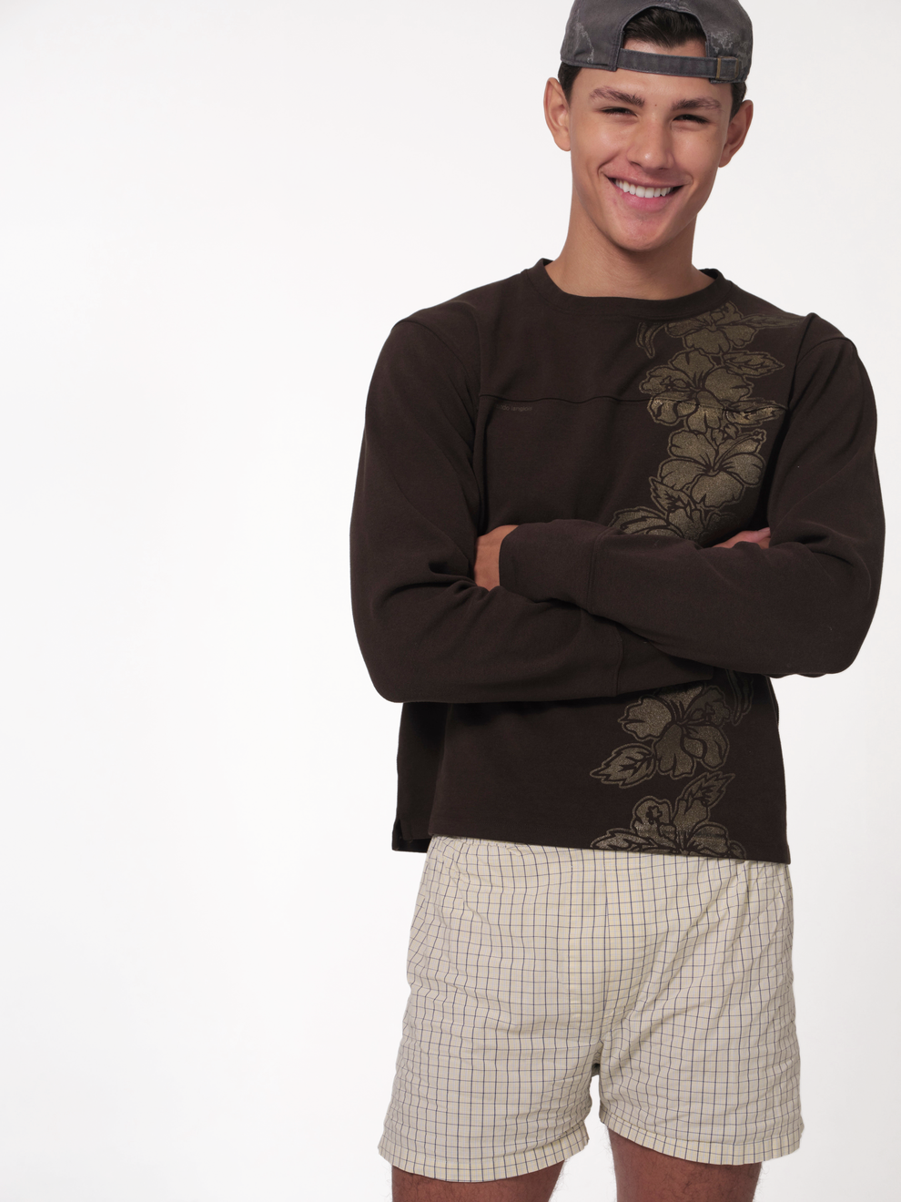 raimundo langlois long sleeve football tee in brown detail view