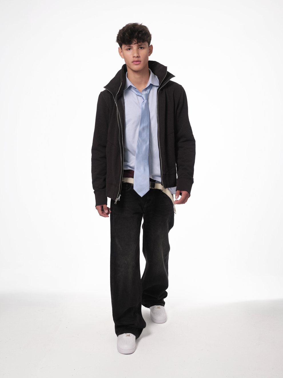 raimundo langlois full zip grey full-body view