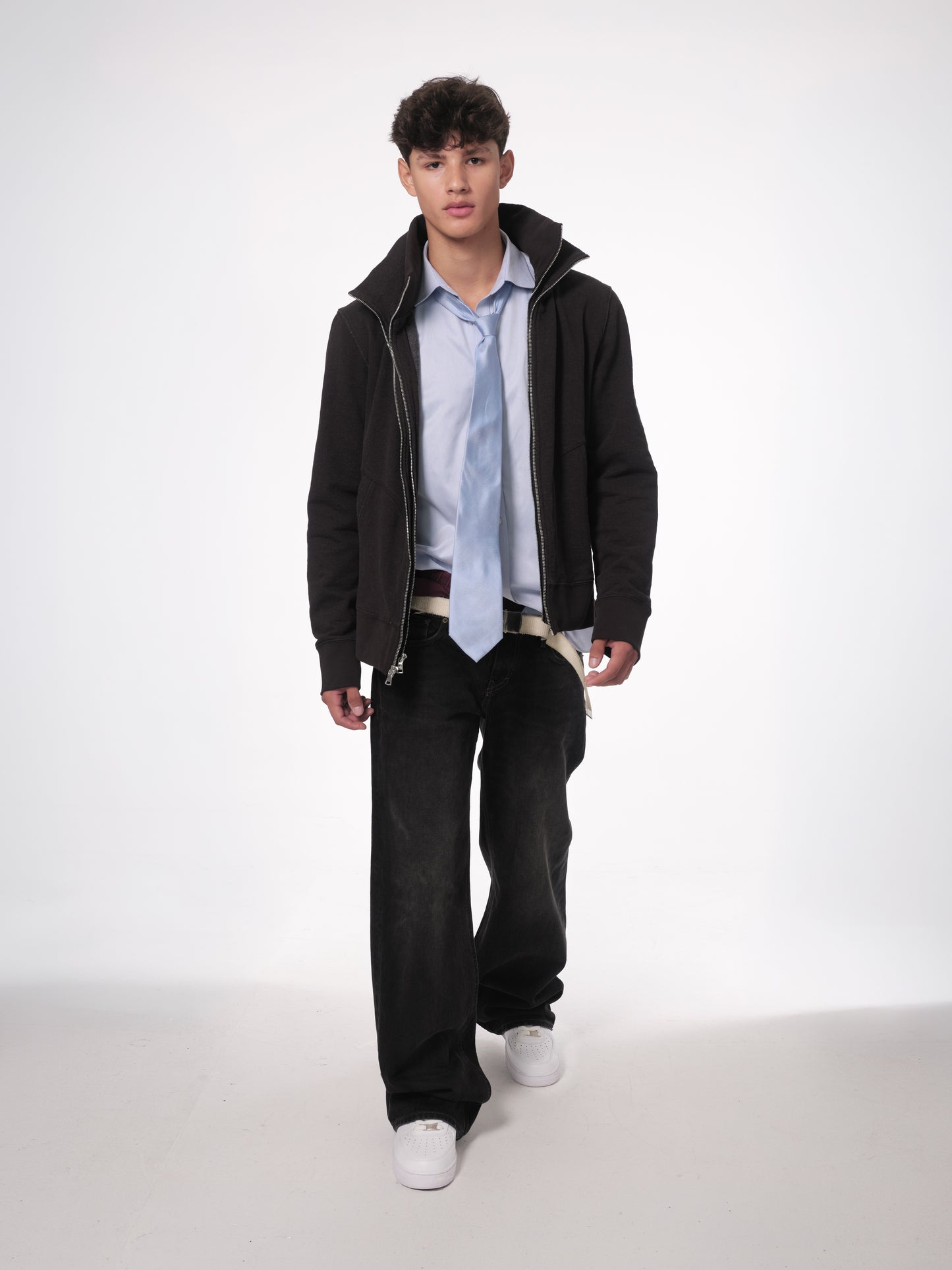 raimundo langlois full zip grey full-body view