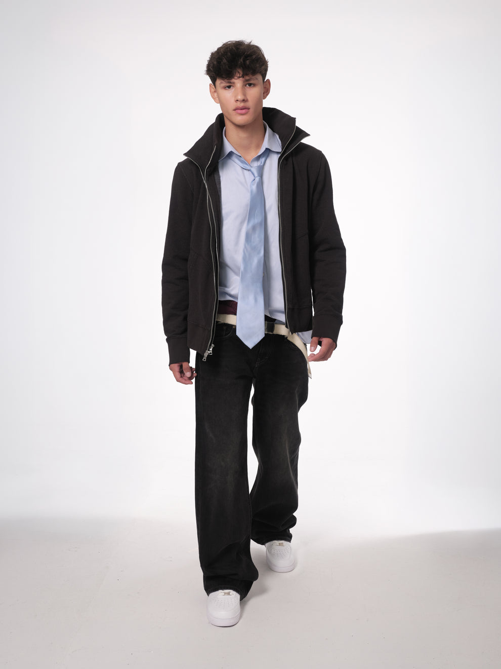 raimundo langlois full zip grey full-body view